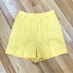 VINTAGE 80s 90s Yellow Pleated Cuffed Shorts High Waist Mom Shorts Size 0 2